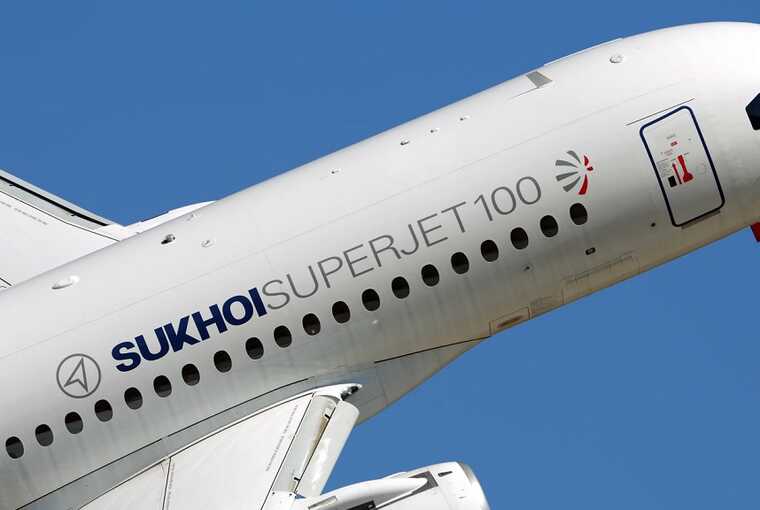 В аэропорту Уфы Sukhoi Superjet 100 задержали из-за технических проблем